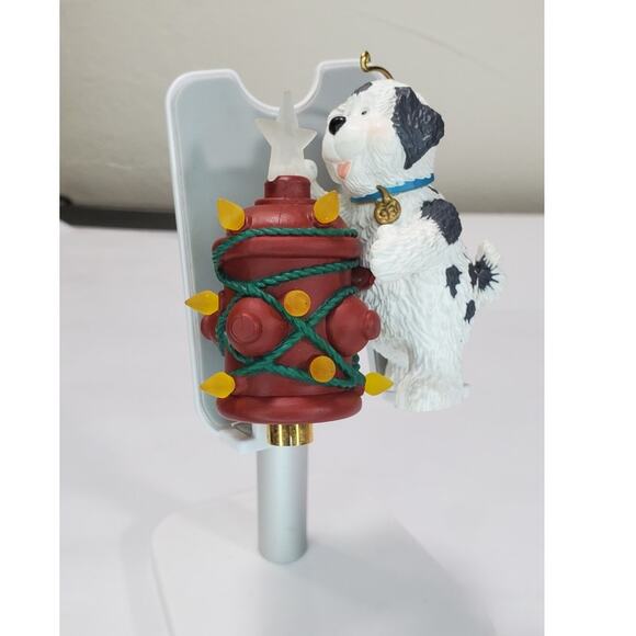 Vintage Hallmark Keepsake Ornament Magic Series Dog's Best Friend (Lighted) 1993 - Picture 2 of 10